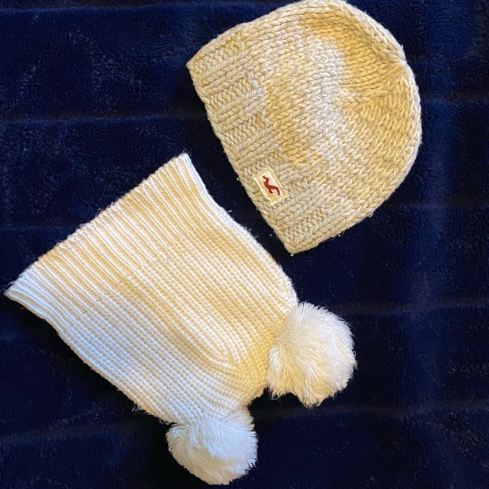 Hollister Winter Beanie / Toques Hats - Oatmeal and White - One Size